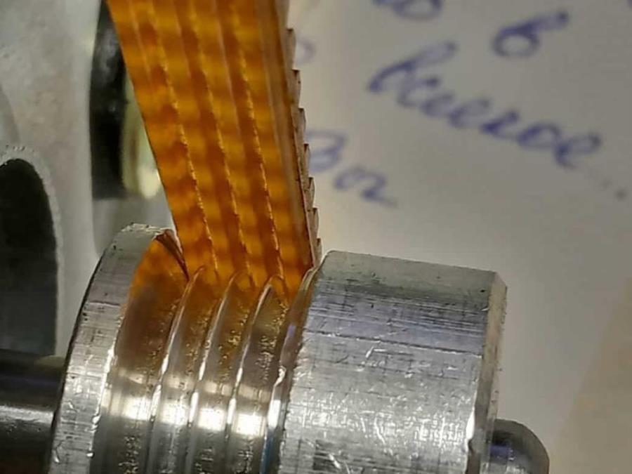 картинка Ремень привода EBZ60921204-E для хлебопечки LG длина 580мм, ширина 6мм полиуретановый. желтый  от магазина Интерком-НН