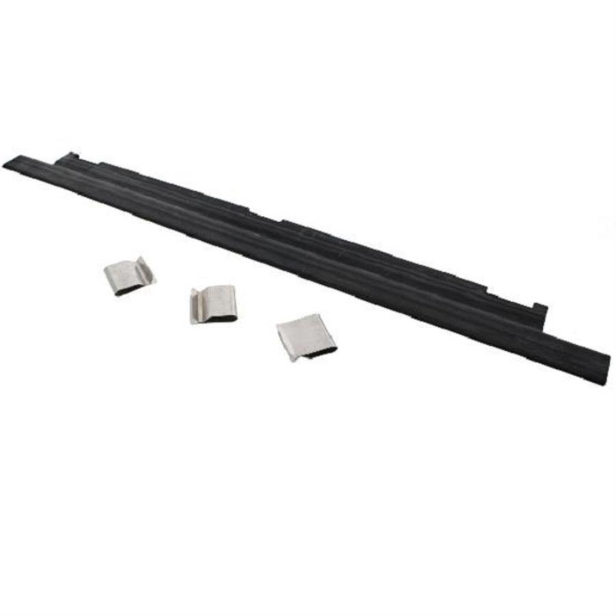 картинка Indesit C00056475 (482000026963) уплотнитель двери нижний для посудомоечной машины от магазина Интерком-НН