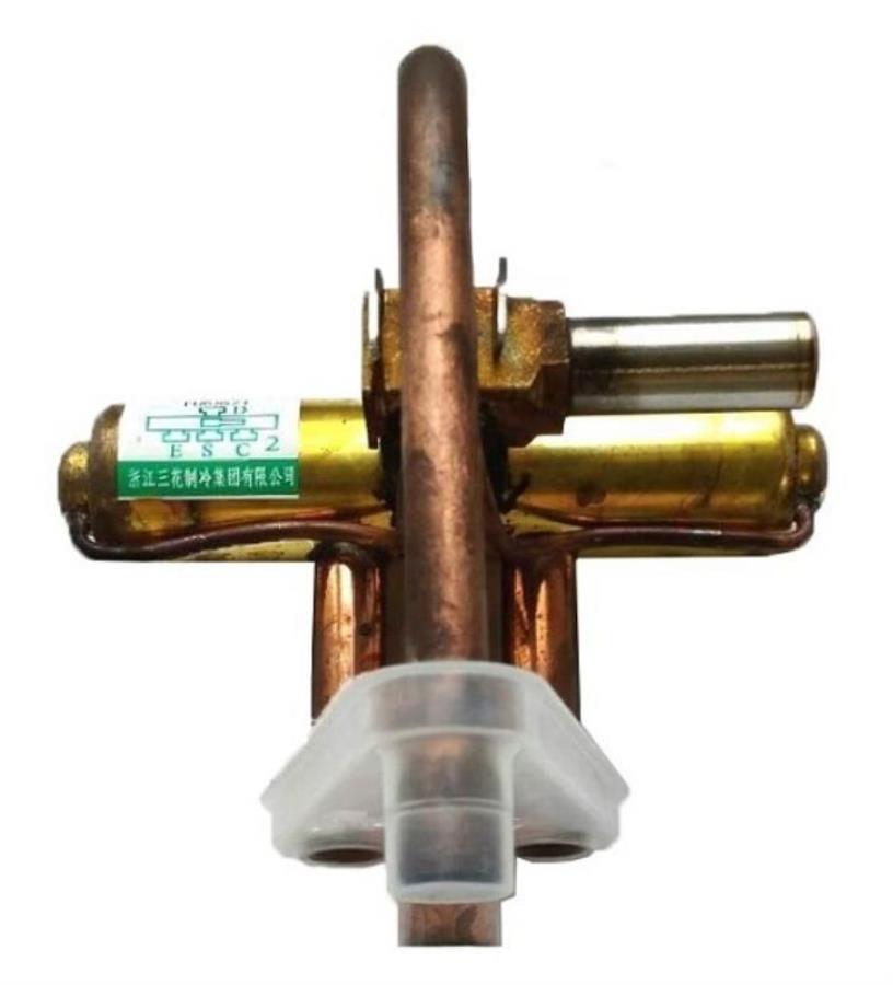 картинка Panasonic CWB001055 Четырехходовой клапан внешнего блока кондиционера CU-A9HKD, CU-PA7GKD, CU-A9JKD от магазина Интерком-НН