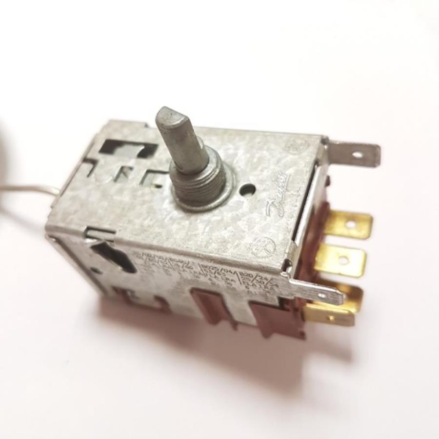 картинка Danfoss 077B6717 (908081400134) термостат для холодильника Candy от магазина Интерком-НН