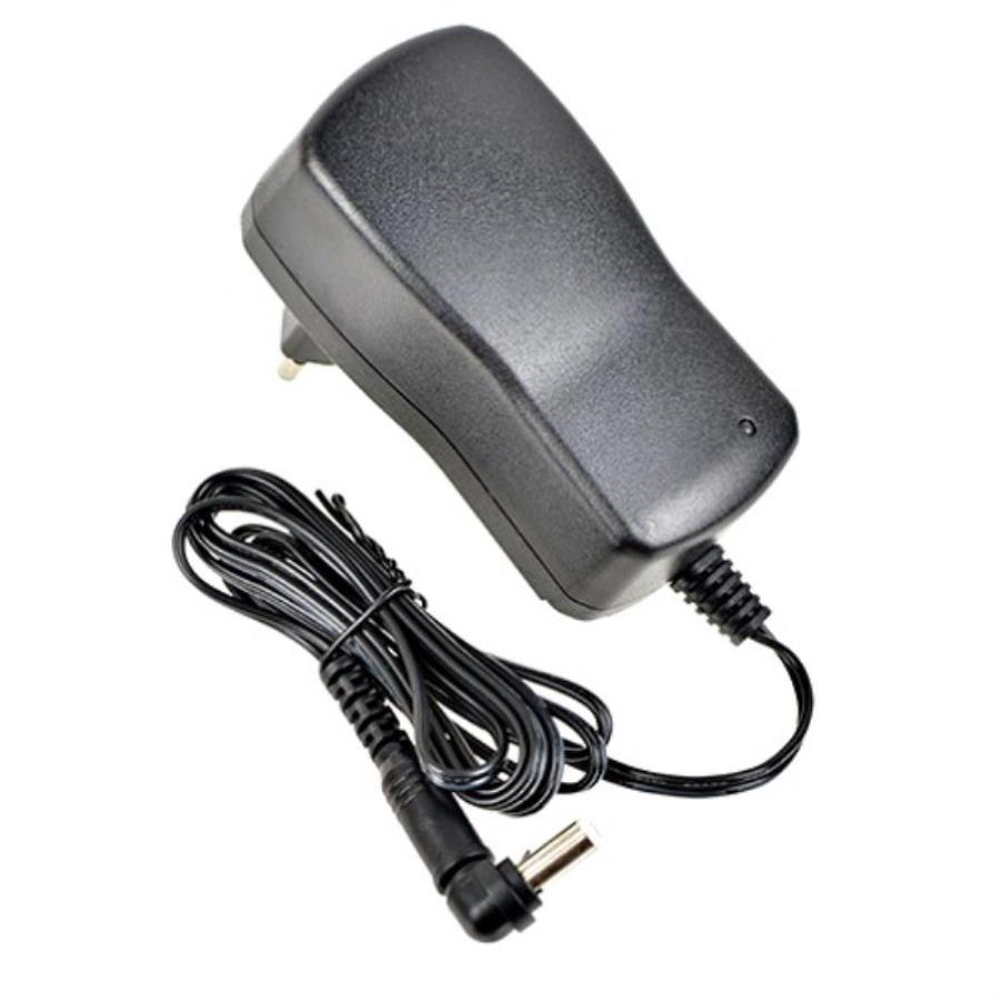 картинка Robiton TN2000S Блок питания BL1 2000mA 3 В, 4,5 В, 5 В, 6 В, 7,5 В, 9 В, 12 В сменные разъемы от магазина Интерком-НН