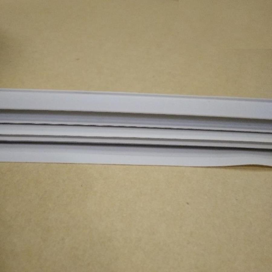 картинка Toshiba 44T66014 уплотнитель двери морозильной камеры холодильника GR-M64RD, GR-RG74RD от магазина Интерком-НН